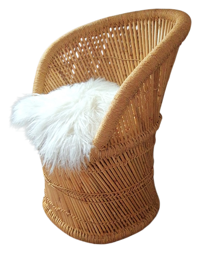 Fauteuil en osier tonneau — Trois quarts